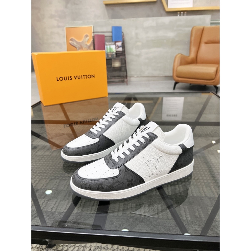 l**is V*t*n sneakers